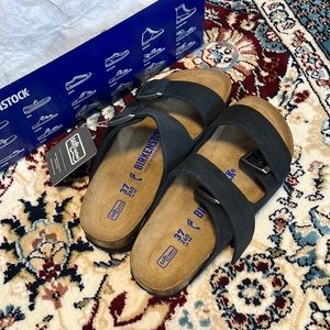 NWT Black Birkenstock Arizona Sandals